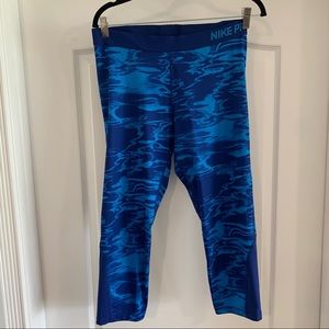 Nike Dri-Fit Blue Capri Leggings - XL